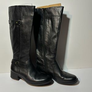 Easy Spirit Eslabarca boots, preowned but rarely worn so in excellent condition!